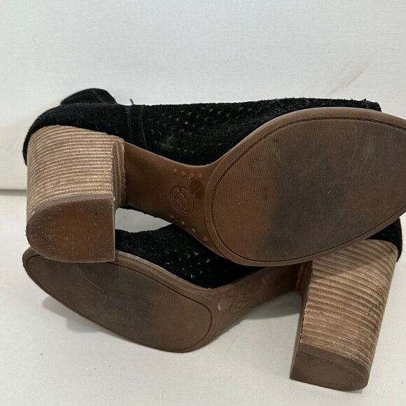 Lucky Brand Larise Black Perforated Suede Bootie Size 10M Peep Toe Cut Out Sides - Picture 5 of 8